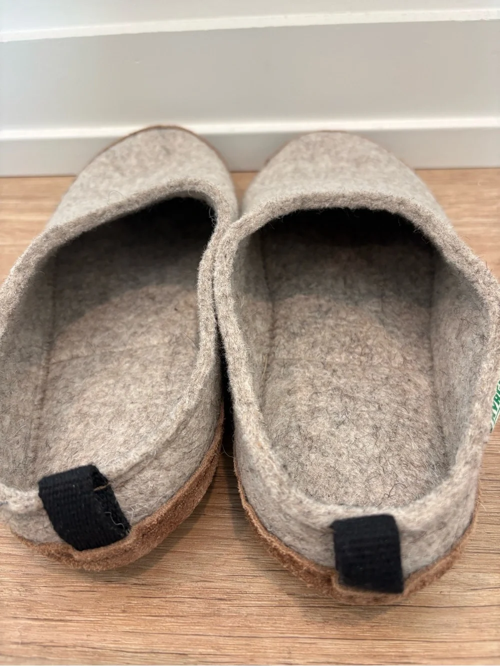 Kyrgies Oatmeal Wool Suede Indoor Slides Slippers Eu 44 Cozy Comfy Fall Natural